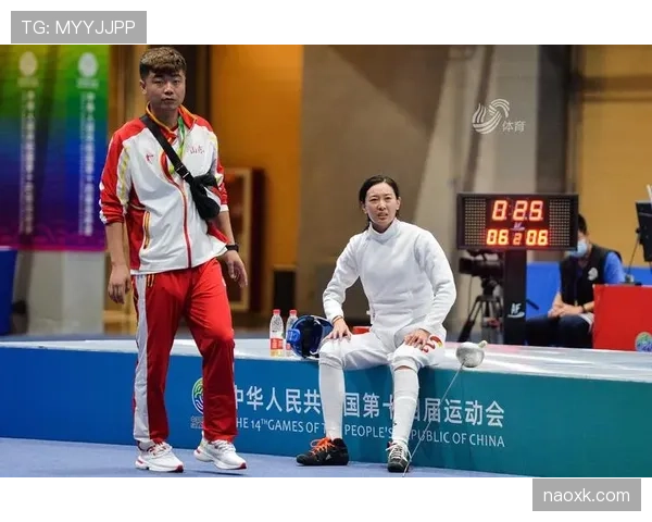 要是孙一文真把训练鞋和定制名牌包丢一柜子里，谁还好意思说运动员生活朴素